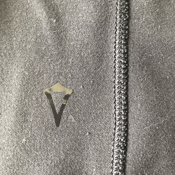 Ivivva by lululemon reversible capris size 14(kids - Picture 5 of 8